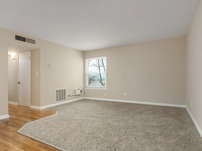 City View Apartments — Photo 6