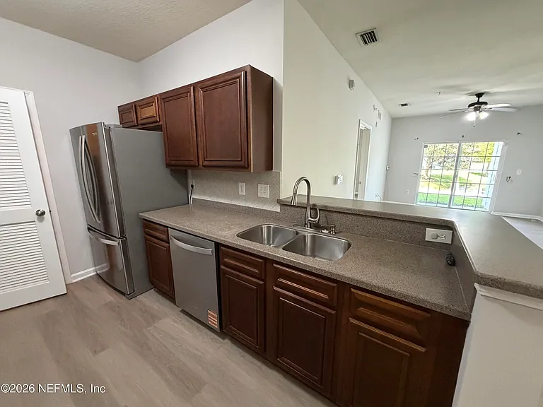 8201 Green Parrot Rd #106 — Photo 9