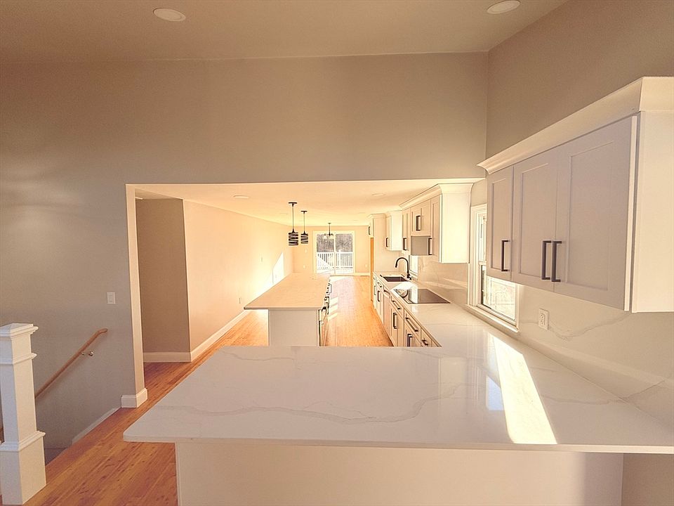 1st image of 3 Cedar St