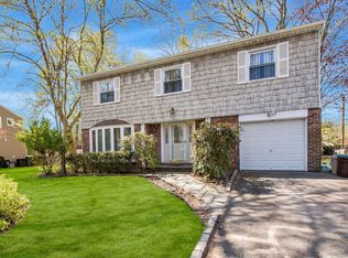 10 Tulipwood Dr, Commack, NY 11725