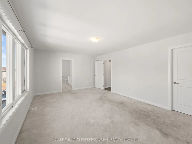1466 Stovell Cres #MAIN UPPER — Photo 20