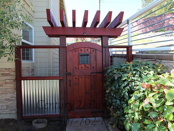 5th image of 733 Paula Ln
