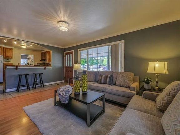 5th image of 2557 Pilot Knob Dr