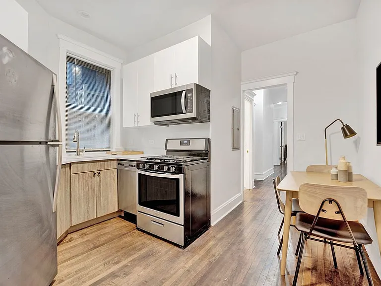 1004 W Dakin St #1 — Photo 2