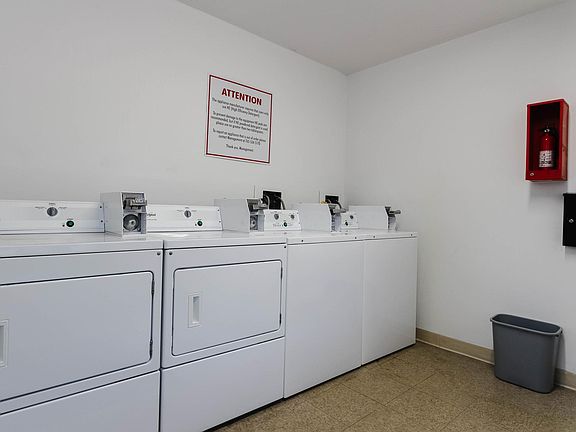 5th image of 1520 N Main St #7F