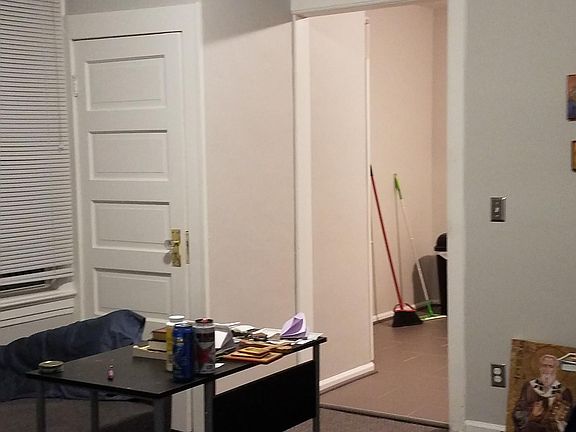 4th image of 1100 Farrington St #1
