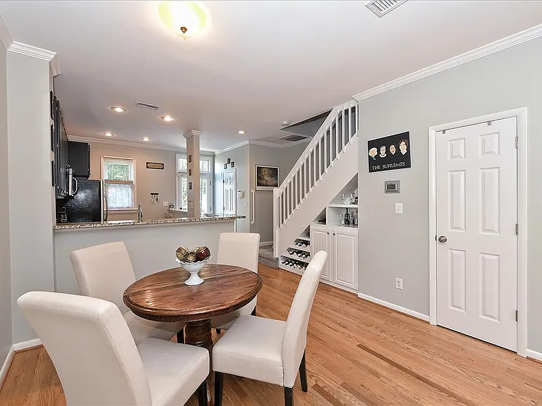 2723 Dilworth Heights Ln — Photo 5