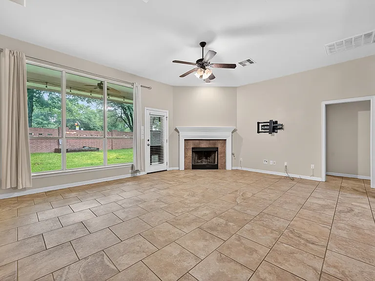 4308 Park Vista Trl — Photo 10