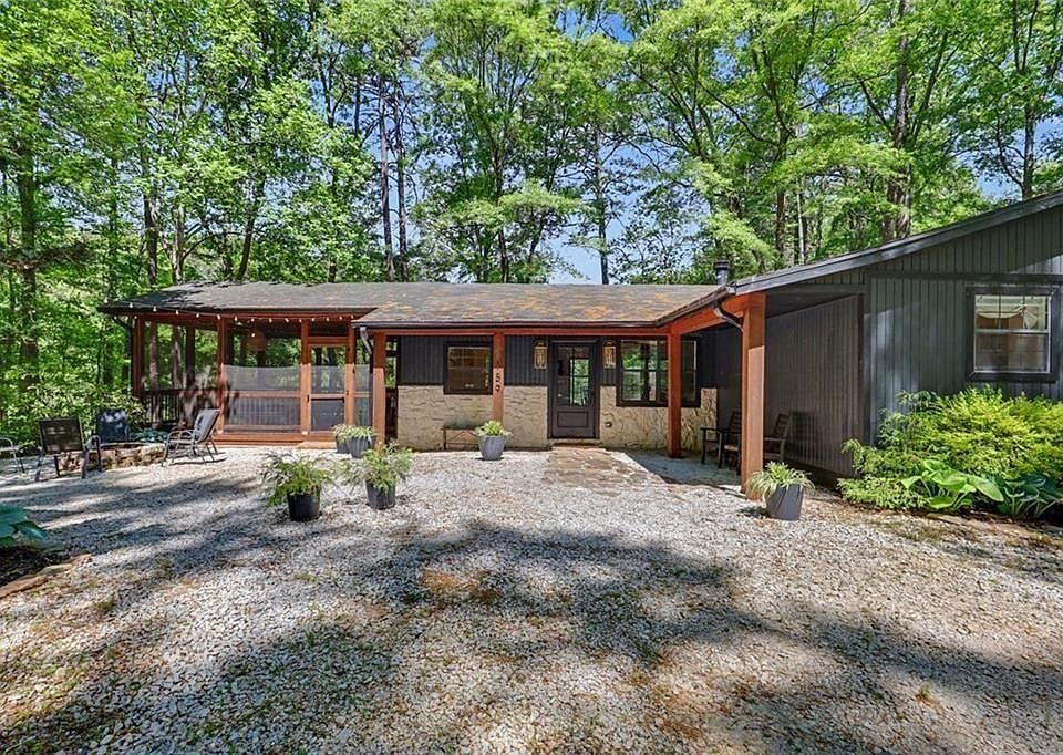 1st image of 159 Manor Oak Trl
