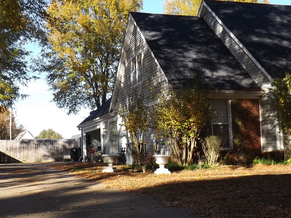 2 Car Garage Side Entry