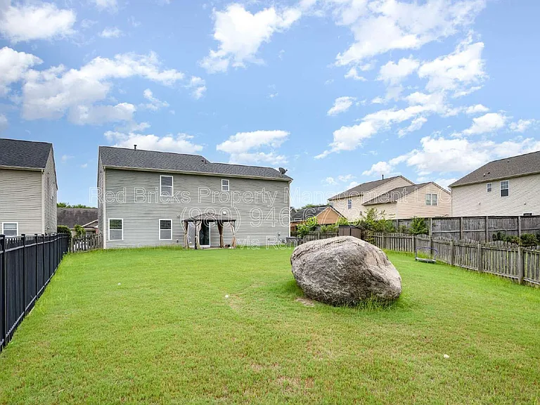 3530 Alister Ave SW — Photo 32