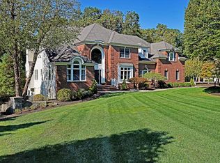 11 Strawberry Ln, Warren, NJ 07059