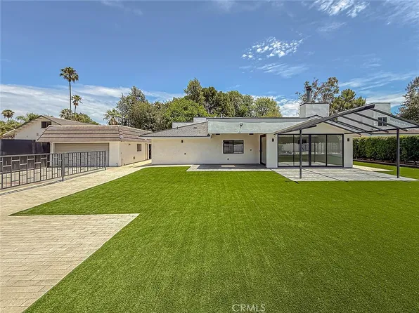 22921 Dolorosa St, Woodland Hills, CA 91367