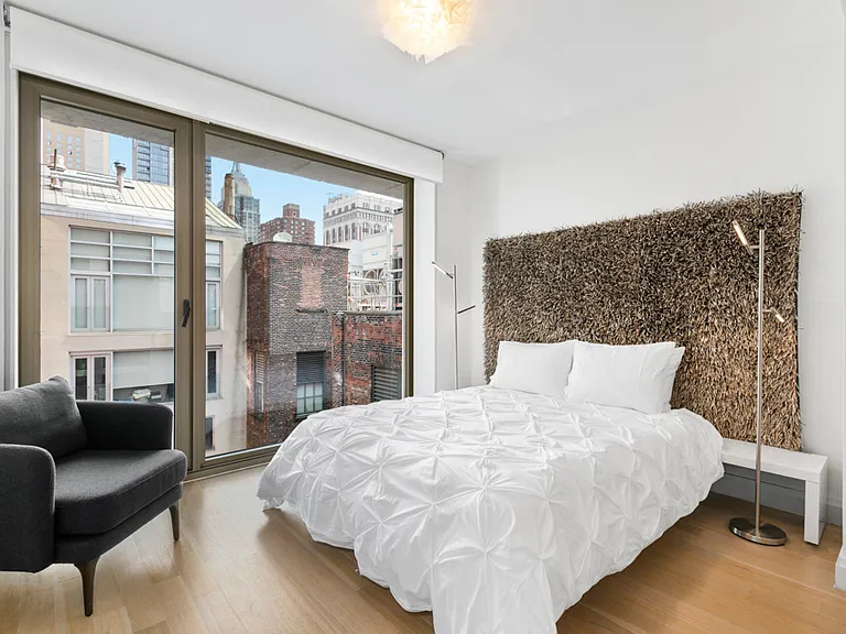 117 W 21st St #PHA — Photo 13