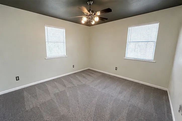 2 bed, 1000 sqft, $2,400 — Photo 4