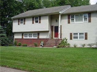 16 Hilltop Rd, Edison, NJ 08820