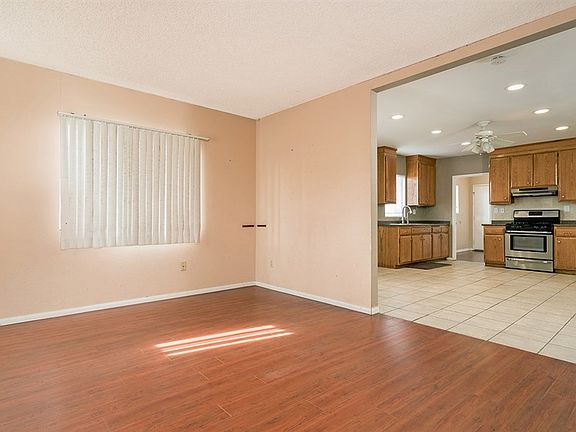 Open floor plan!