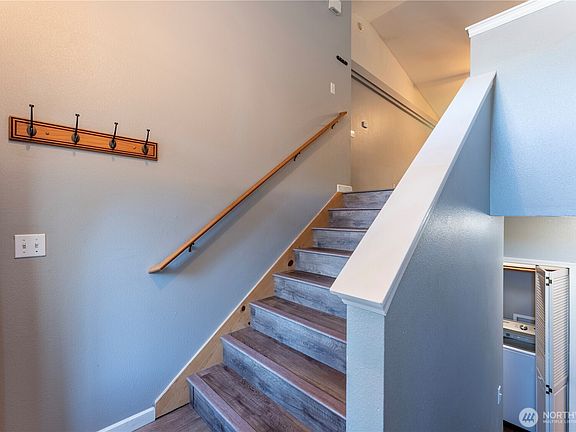 3rd image of 1230 30th Avenue Ct SW
