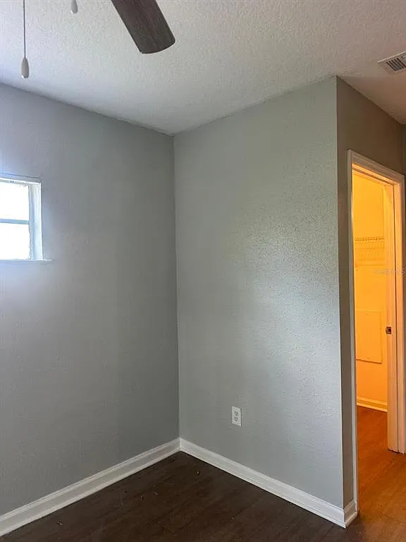 3 bed, 2.0 bath, 1199 sqft, $1,800 — Photo 4
