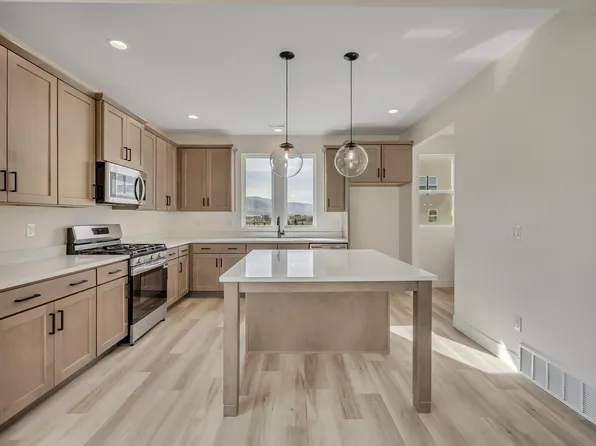 5306 W Center Field Dr W #137, South Jordan, UT 84009