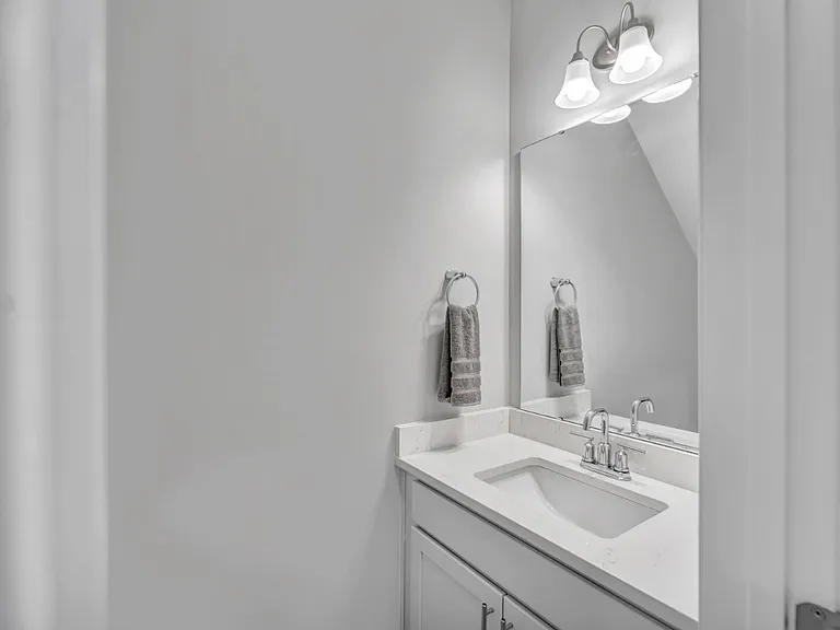 2113 Seneca Dr — Photo 13