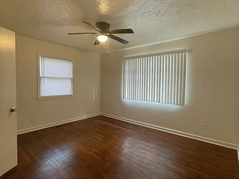 307 W McGee St — Photo 4