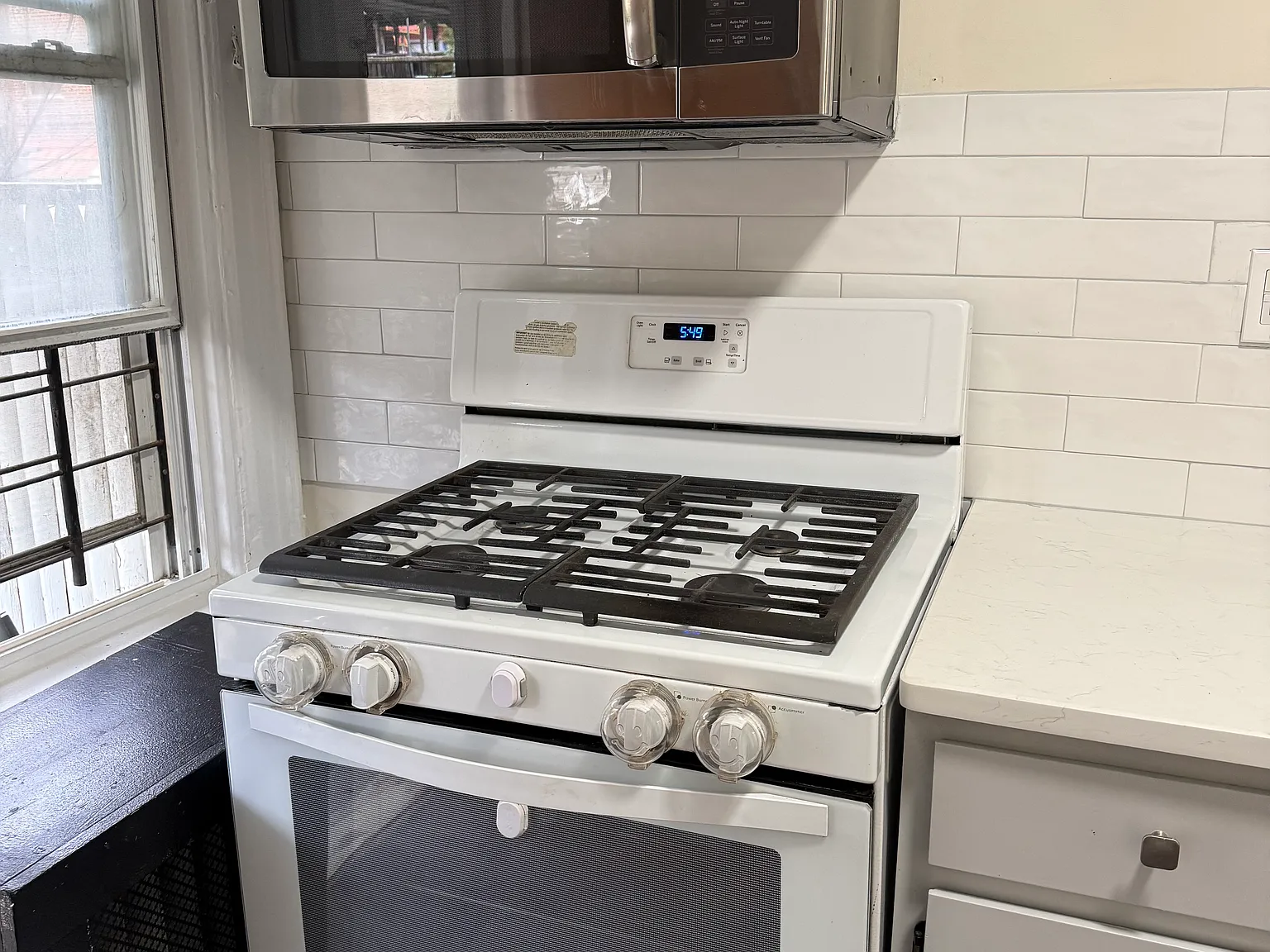 4 bed, 1200 sqft, $3,200 — Photo 3