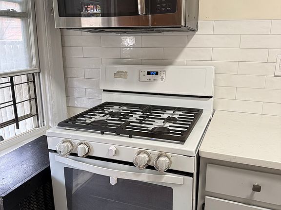 3rd image of 1228 Rosedale Ave #1A