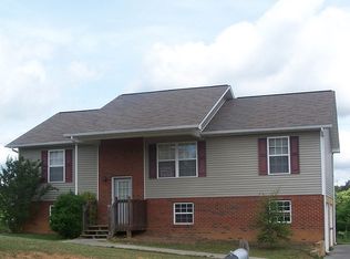 Joshua Dr, Dandridge, TN 37725