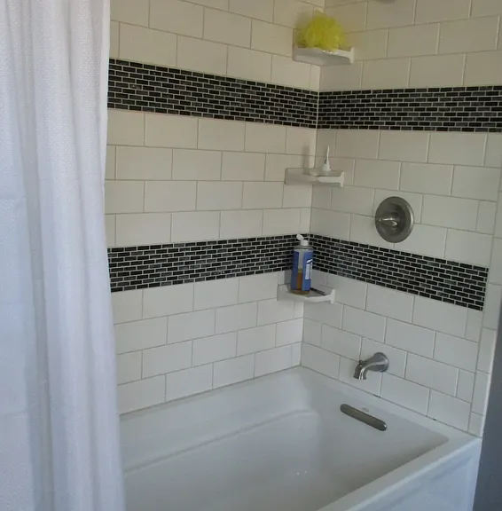319 Hoosick St — Photo 16