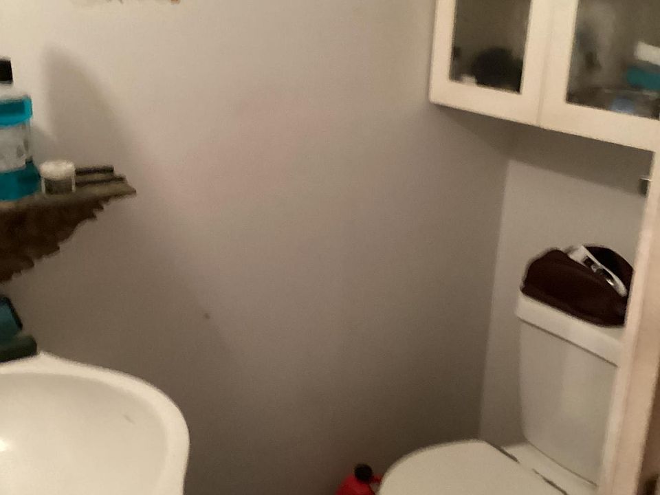1st image of 910 Elmira Ave #2