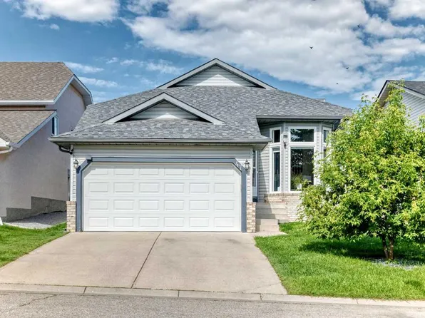 47 E Harvest Glen Rise NE, Calgary, AB T3K 4C1