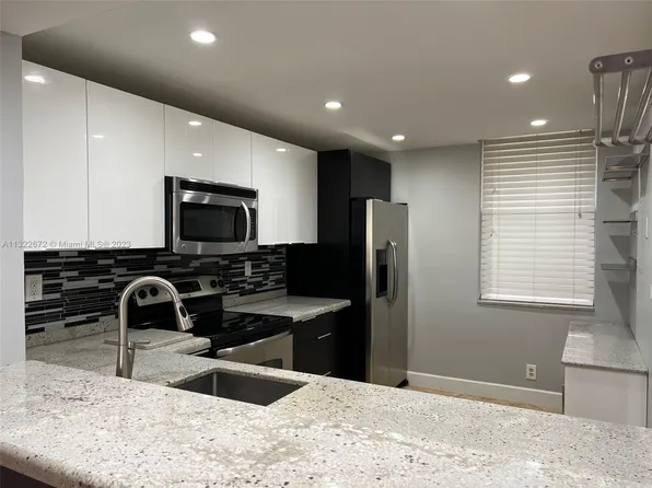 2767 Carambola Cir S APT 201, Coconut Creek, FL 33066