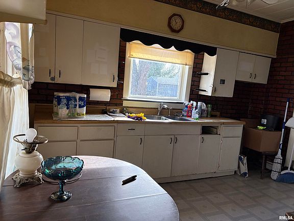 5th image of 103 SW 4th St