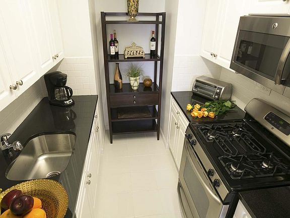 2nd image of 175 W 87th St APT 25G