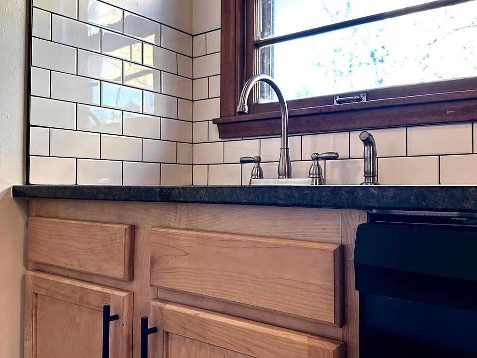 1st image of 524 Dayton Ave #3