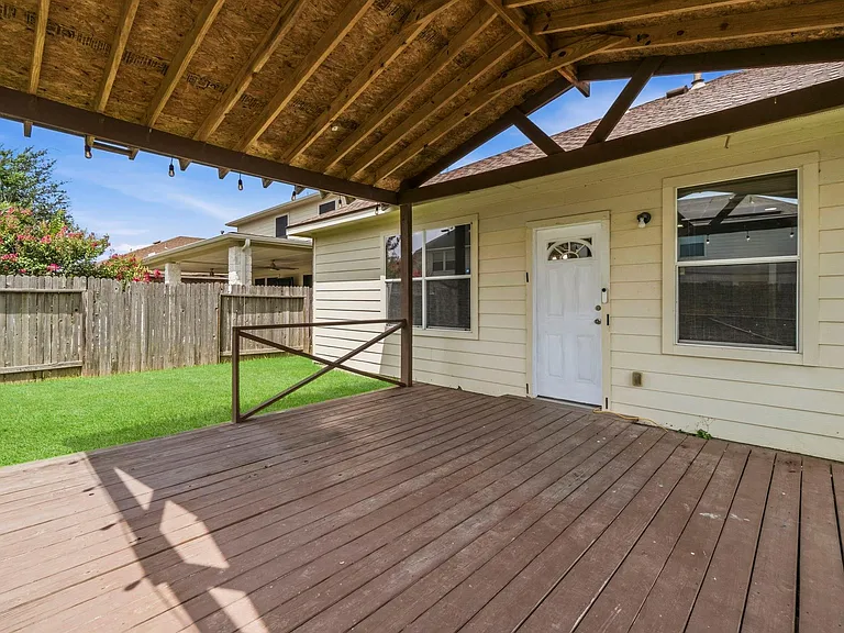 8203 Loetsch Ridge Way — Photo 28