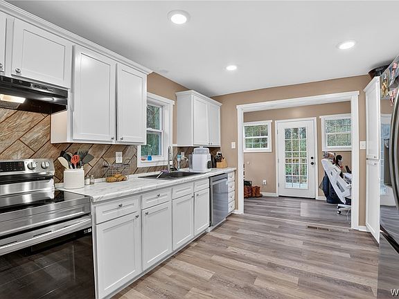 4th image of 505 N Walston Bridge Rd