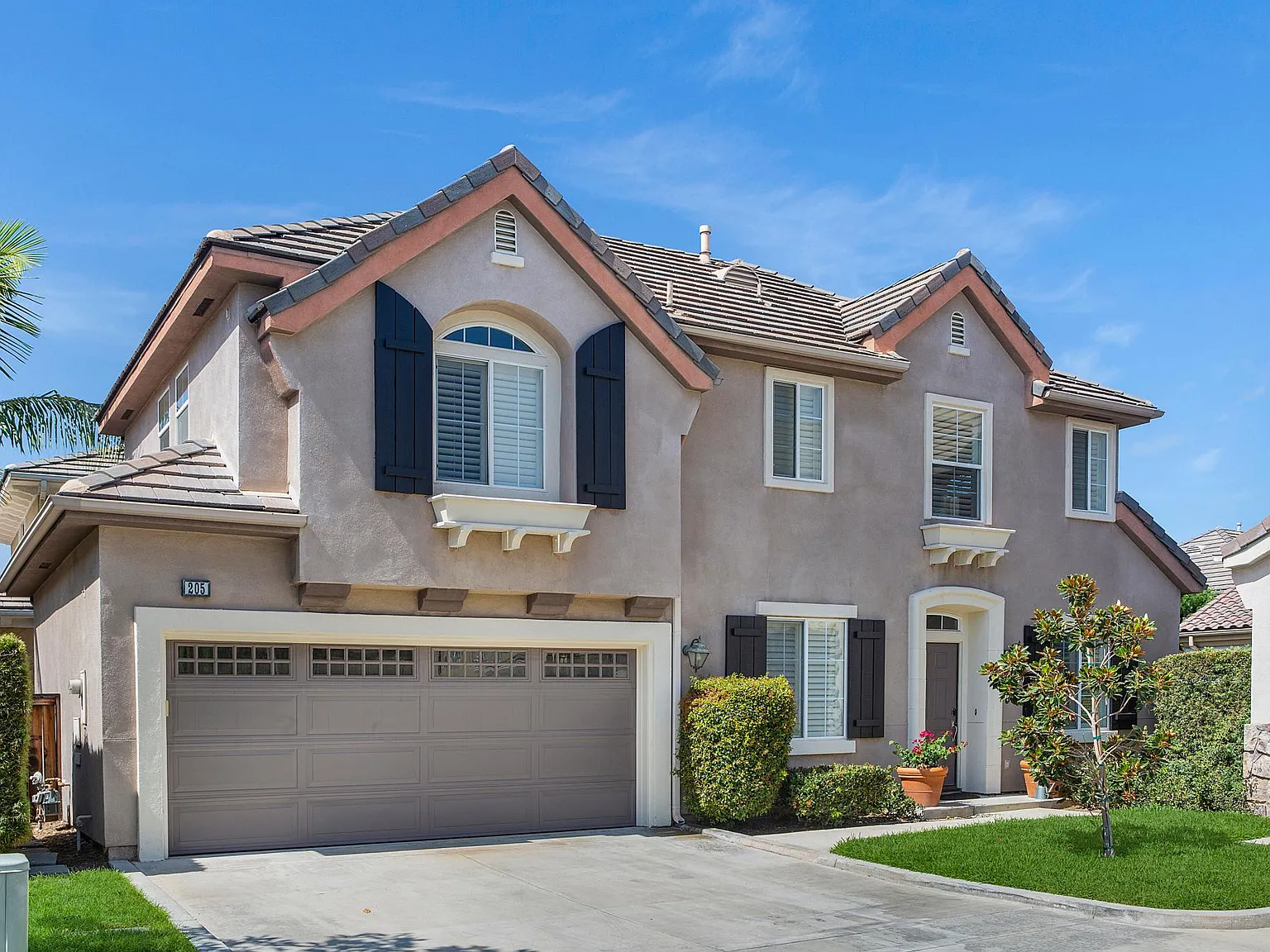 3 bed, 2.5 bath, 1473 sqft, $7,200 — Photo 1