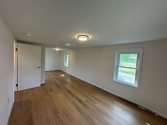 4th image of 49 Waterfall Rd
