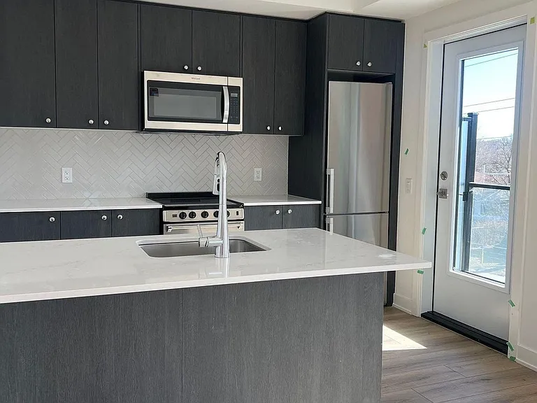 312 Erb St W #316 — Photo 2