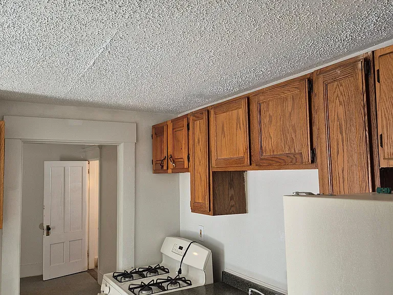 453 Maple St #2 — Photo 1