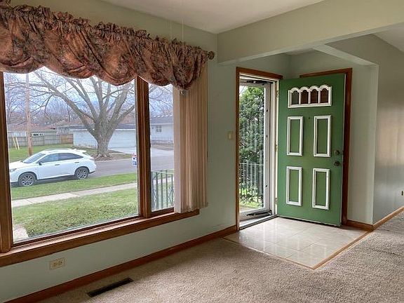 3rd image of 9014 Wildwood Dr