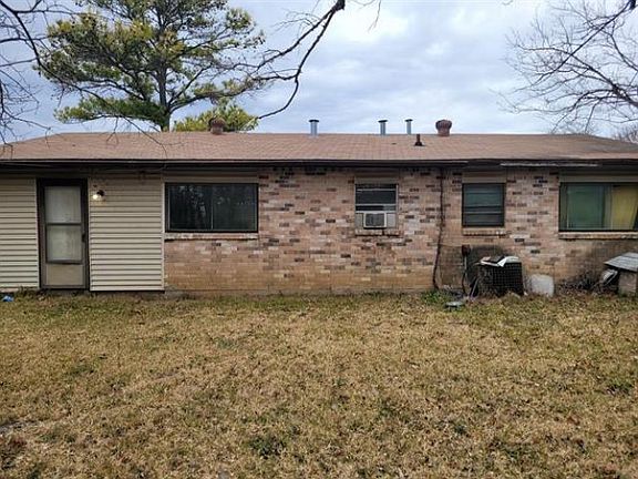 2nd image of 912 Glynn Oaks Dr