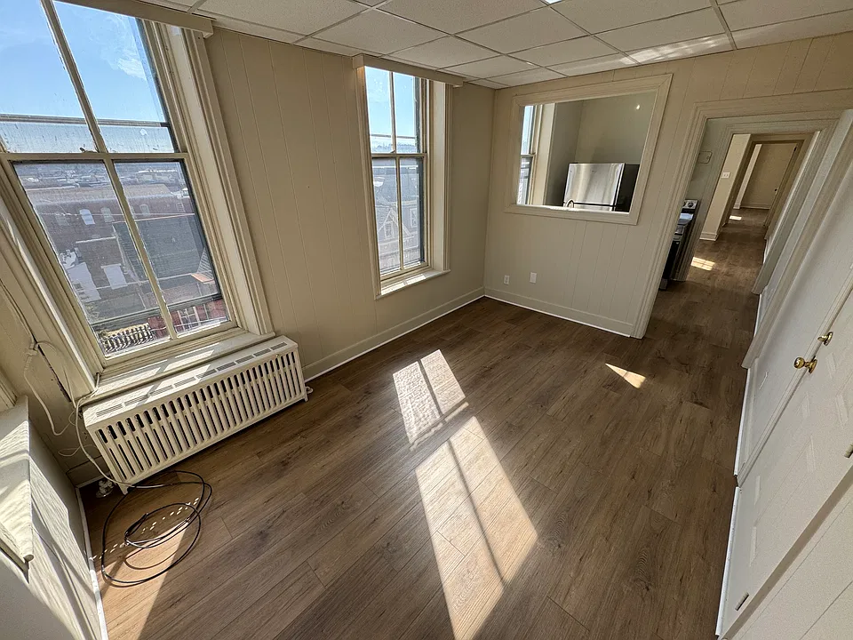 413 State St #8