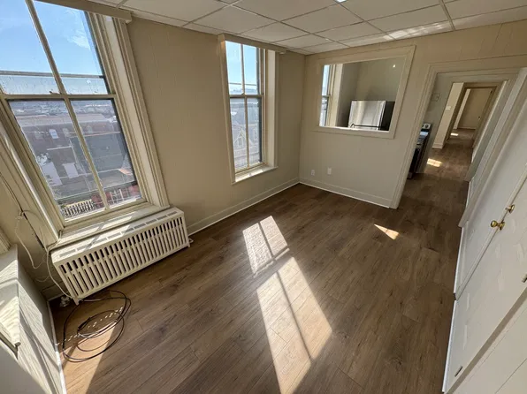 413 State St APT 8, Hamburg, PA 19526