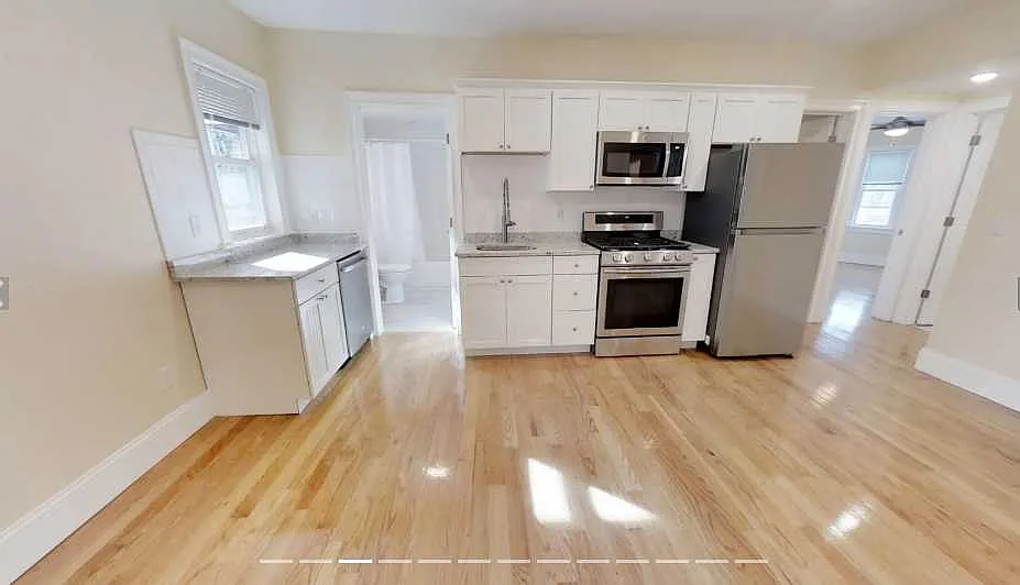 4 bed, $4,700 — Photo 3
