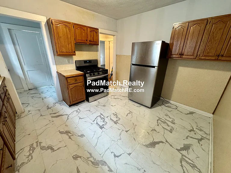 Eat-in-Kitchen