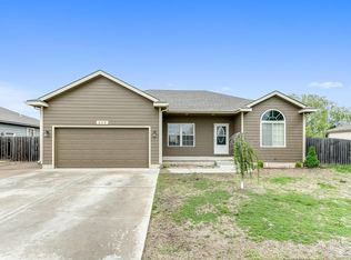 639 Joanie Ln, Salina, KS 67401