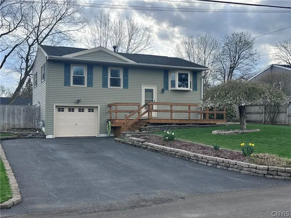 117 Daywood Dr, Baldwinsville, NY 13027